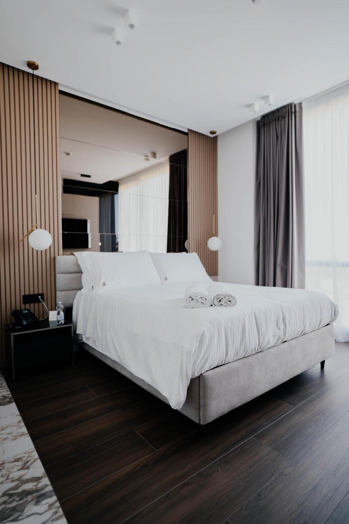 Poetica Boutique Sky 4* Naples