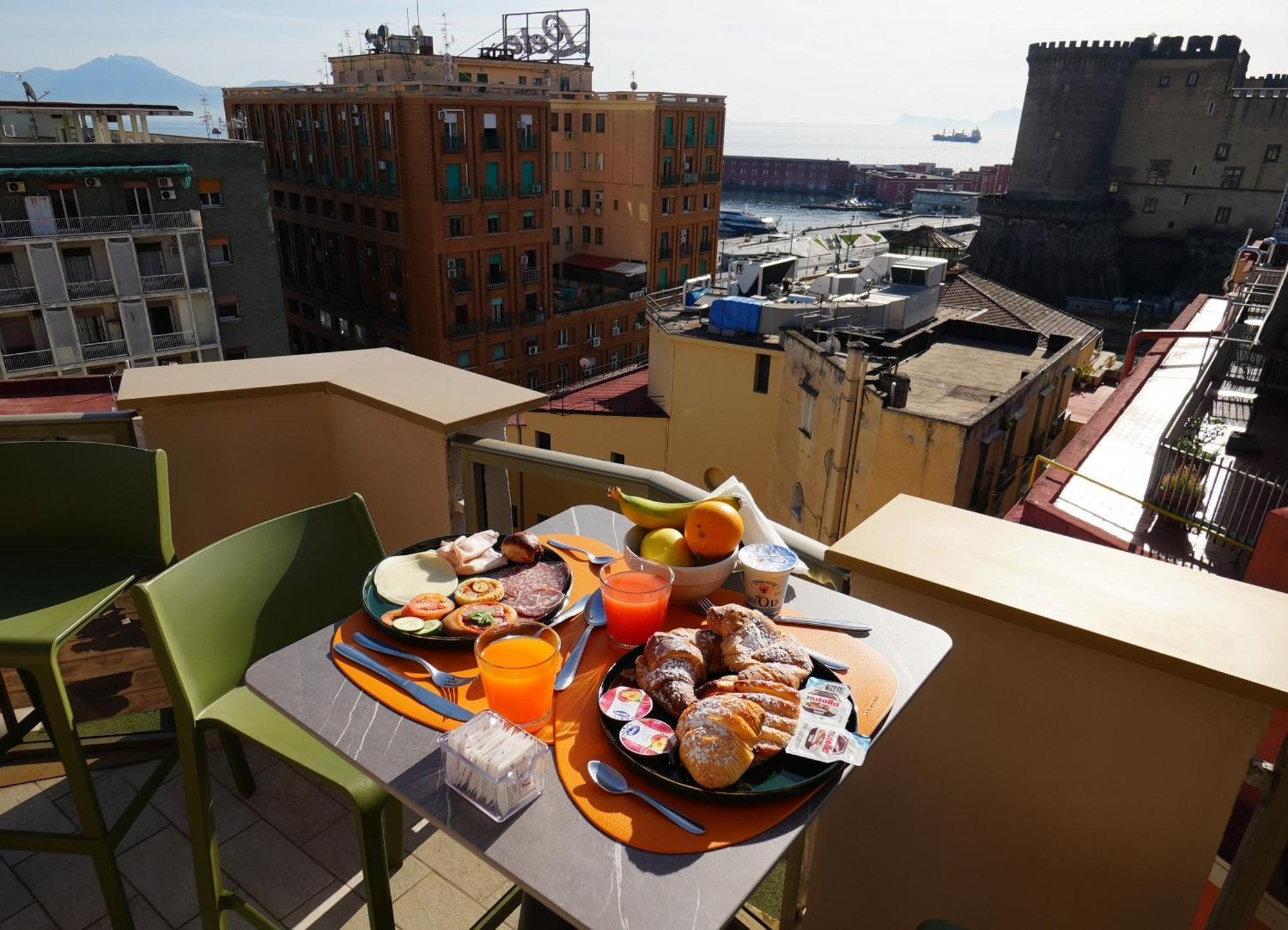 Hotel Poetica Boutique Sky 4*